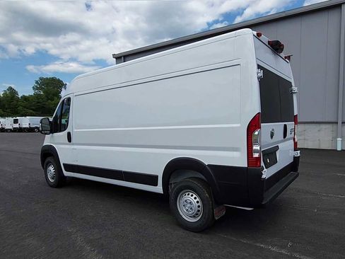 New 2024 RAM ProMaster 2500 w/ Convenience Group image 6