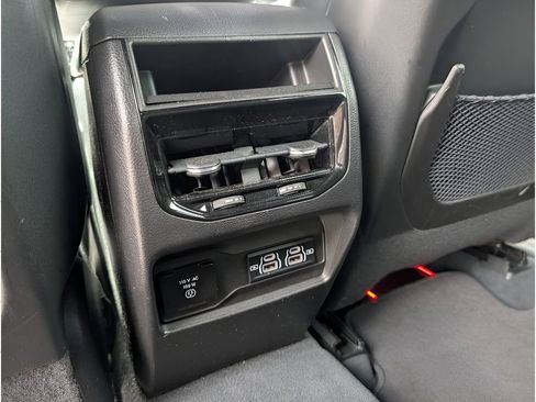 Used 2023 Jeep Grand Cherokee Altitude RWD image 24