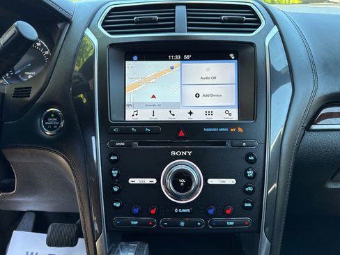 Used 2017 Ford Explorer Platinum image 16