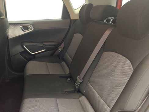 Used 2020 Kia Soul LX FWD image 18