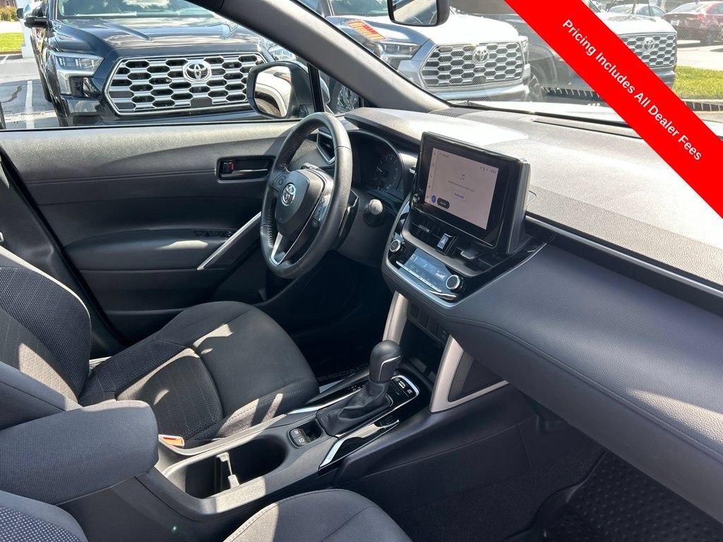 Used 2024 Toyota Corolla Cross AWD Hybrid w/ Moonroof Package image 22