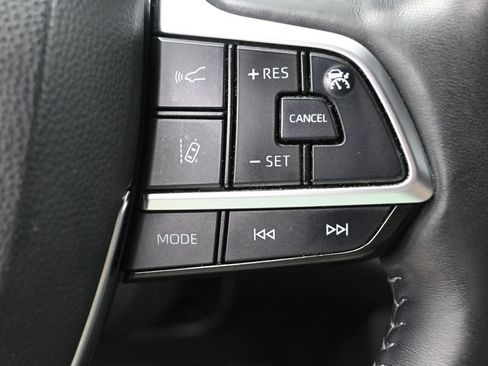 Used 2021 Toyota Highlander Platinum AWD/4WD image 19