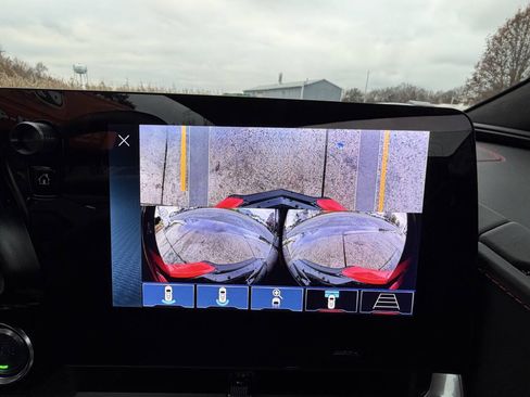 Used 2025 Chevrolet Corvette Stingray Premium Conv w/ Battery Protection Package RWD image 32