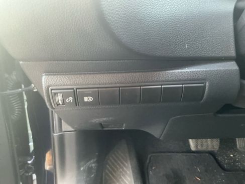 Used 2022 Toyota Corolla SE image 16