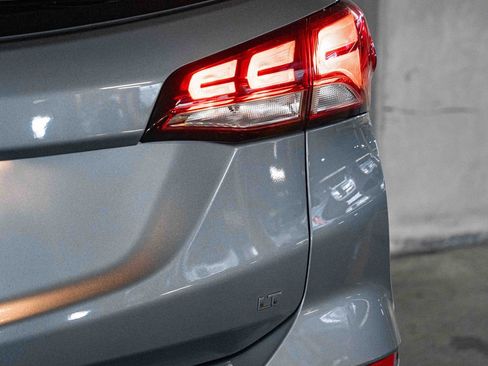 Used 2023 Chevrolet Equinox LT FWD image 5