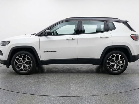 Used 2025 Jeep Compass Limited image 5