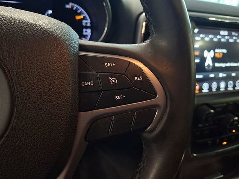 Used 2018 Jeep Grand Cherokee Laredo AWD/4WD image 22