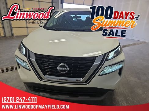 Used 2023 Nissan Rogue SV AWD/4WD image 3