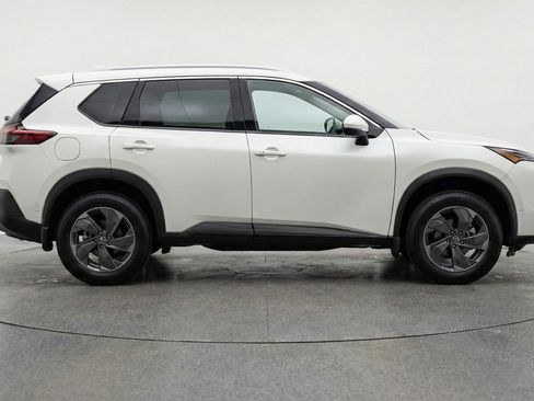Used 2025 Nissan Rogue SV AWD/4WD image 11
