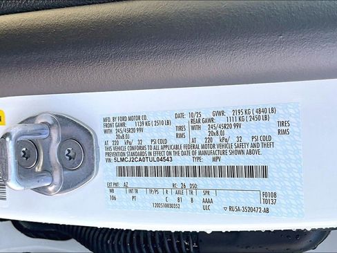 New 2026 Lincoln Corsair Reserve image 13