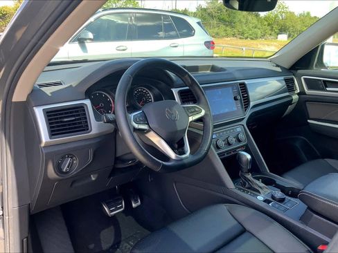 Used 2021 Volkswagen Atlas SE w/ Panoramic Sunroof Package image 17