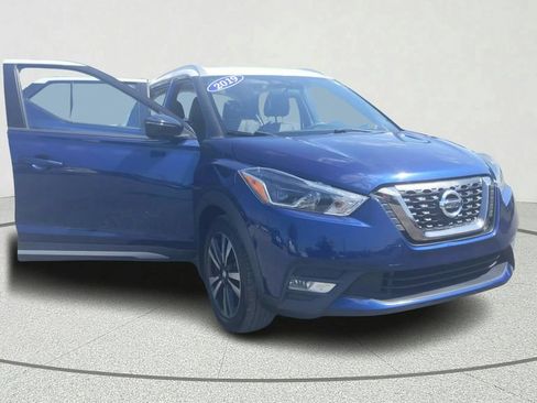 Used 2019 Nissan Kicks SR w/ SR Premium Package FWD image 8