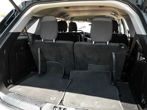 Used 2021 Ford Explorer XLT RWD image 51