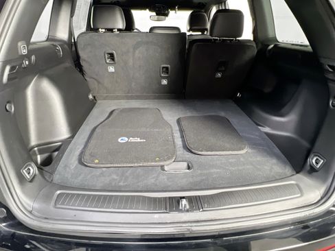 Used 2023 Jeep Grand Cherokee Altitude image 25