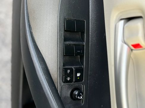 Used 2021 Toyota Corolla L FWD image 19