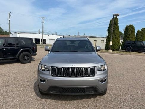 Used 2020 Jeep Grand Cherokee Laredo w/ Security & Convenience Group AWD/4WD image 10