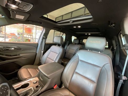 Used 2023 Chevrolet Traverse High Country AWD/4WD image 10