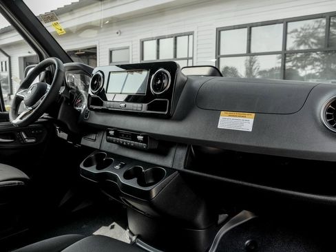 New 2025 Mercedes-Benz Sprinter 2500 image 23