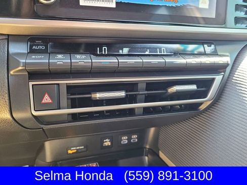 Used 2025 Toyota Camry SE FWD image 20