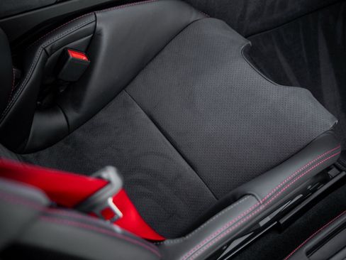 Certified 2025 Porsche 911 GT3 image 39