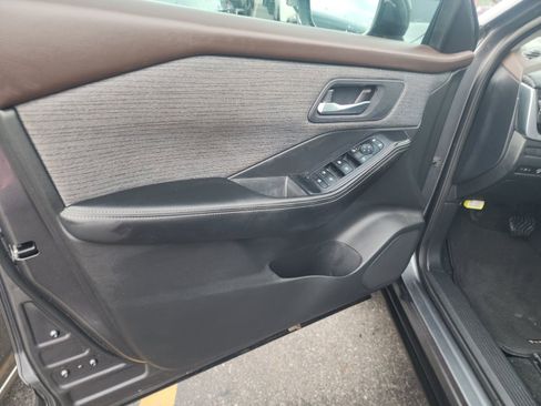 Used 2023 Nissan Rogue SV FWD image 12