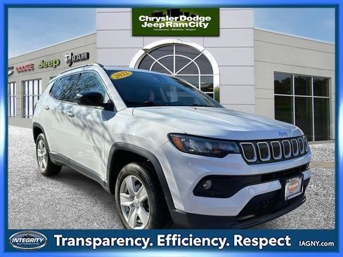 Used 2022 Jeep Compass Latitude w/ Convenience Group image 1
