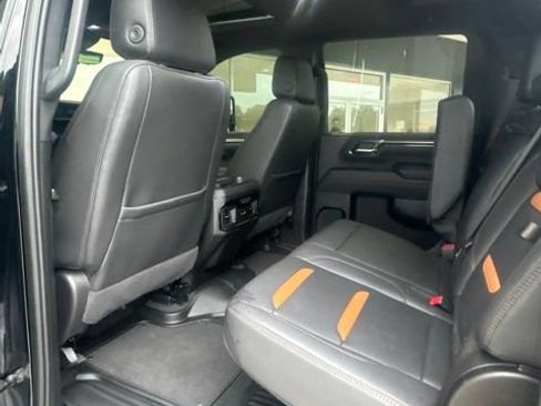 Used 2025 GMC Sierra 2500 AT4 w/ AT4 Premium Plus Package AWD/4WD image 6