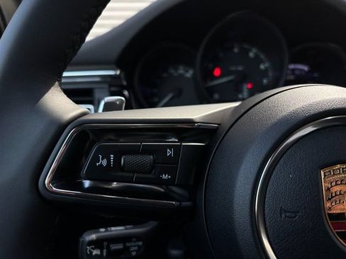 Certified 2026 Porsche Macan AWD/4WD image 15