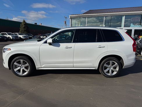 Used 2020 Volvo XC90 T6 Momentum image 6