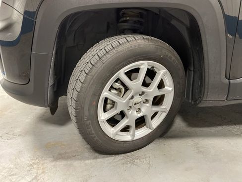 Used 2023 Jeep Renegade Latitude image 33