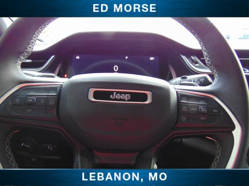 Used 2024 Jeep Grand Cherokee Laredo image 28