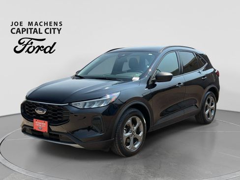 Used 2025 Ford Escape ST-Line w/ Tech Pack #1 FWD image 9