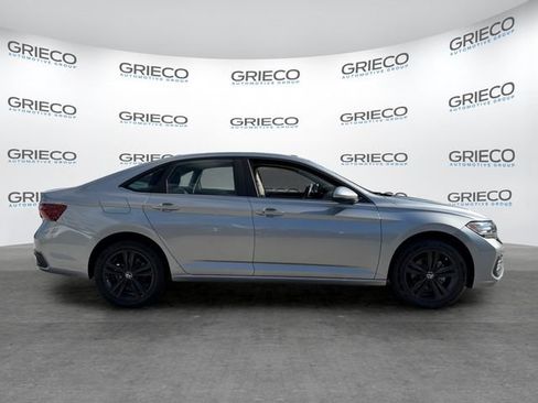 Used 2022 Volkswagen Jetta SE FWD image 8