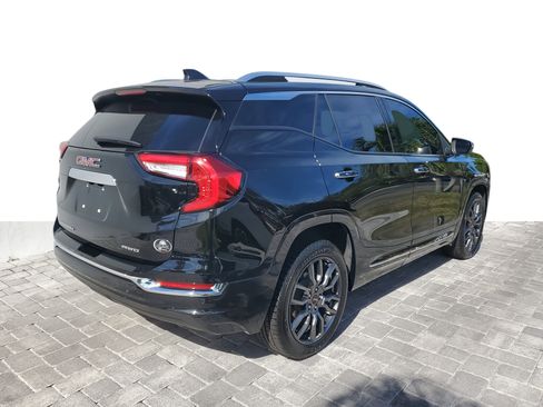 Used 2022 GMC Terrain Denali w/ Black Diamond Edition image 6