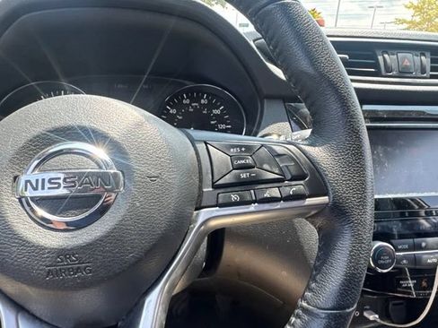 Used 2020 Nissan Rogue SV AWD/4WD image 21