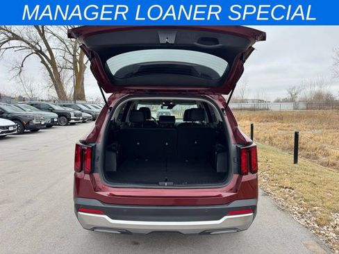 New 2025 Kia Sorento S image 10