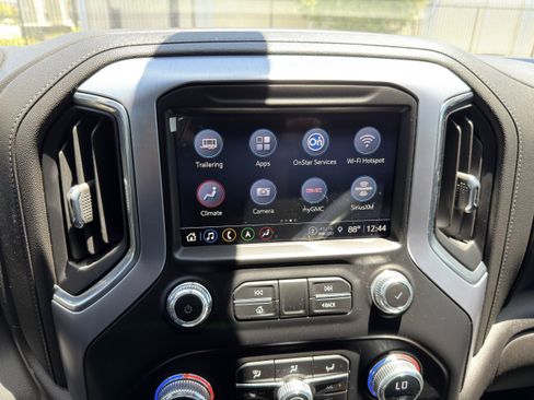 Used 2023 GMC Sierra 2500 SLT w/ SLT Preferred Package AWD/4WD image 39