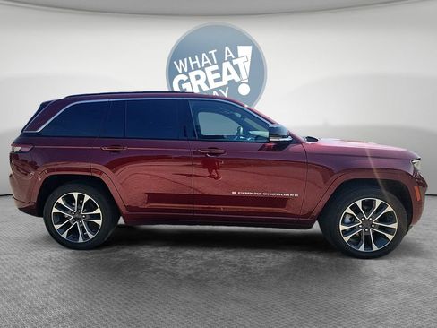 Used 2024 Jeep Grand Cherokee Overland w/ Luxury Tech Group IV AWD/4WD image 2