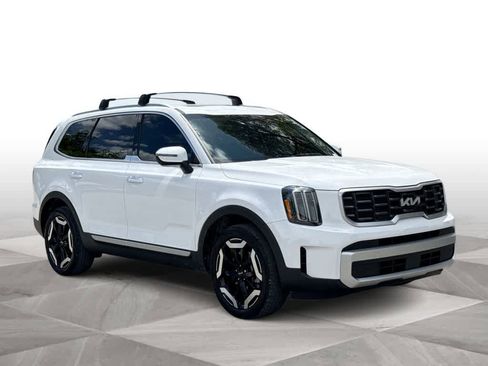 Used 2024 Kia Telluride S w/ S Sunroof Package FWD image 2