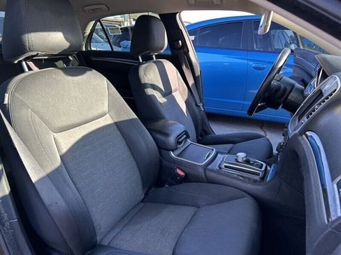 Used 2020 Chrysler 300 Touring image 28