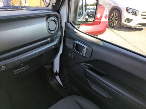 Used 2020 Jeep Wrangler Willys image 17