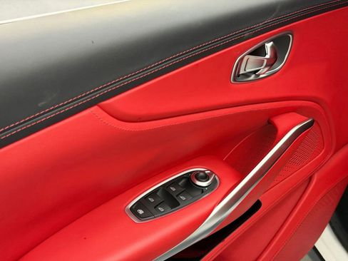 Used 2023 Aston Martin DBX image 22