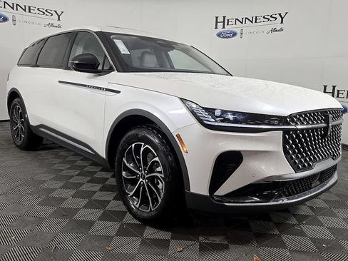 Used 2026 Lincoln Nautilus Premier w/ Equipment Group 102A AWD/4WD image 3