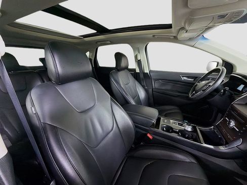 Used 2019 Ford Edge Titanium FWD image 29