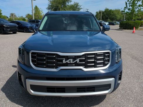 Used 2025 Kia Telluride S FWD image 9