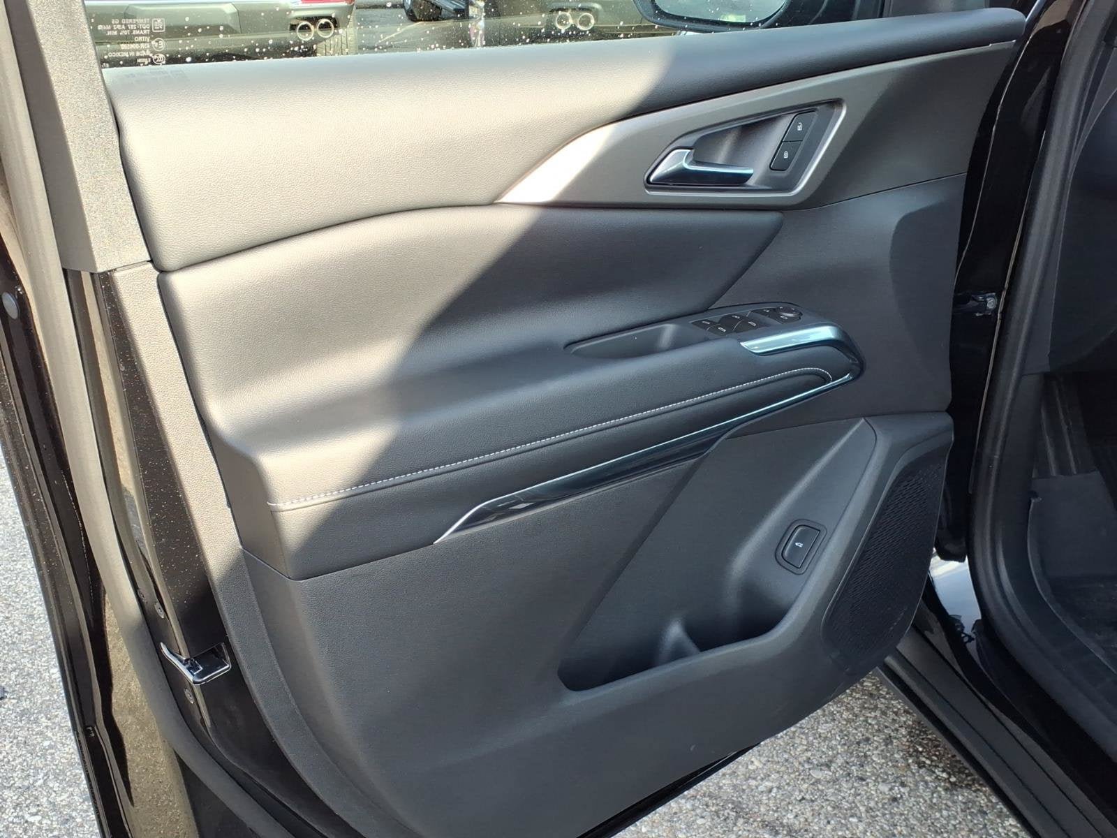 New 2027 Chevrolet Traverse LT AWD/4WD image 5