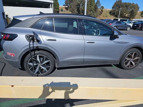 Used 2023 Volkswagen ID.4 S image 4