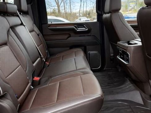 Used 2024 GMC Sierra 2500 Denali w/ Denali Reserve Package image 19