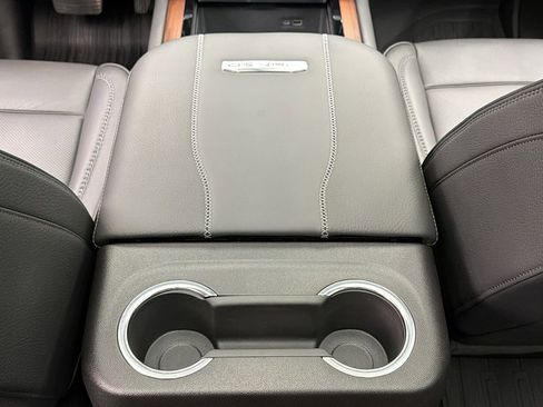 Used 2026 GMC Yukon Denali w/ Sun & Power Step Package AWD/4WD image 35