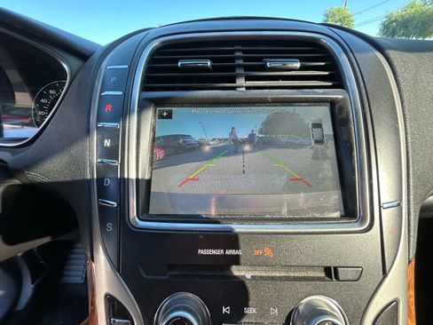 Used 2017 Lincoln MKX Reserve image 19